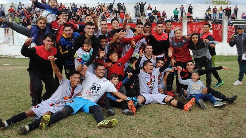 Defensores de Esquiú, anticipado campeón en Las Chacras