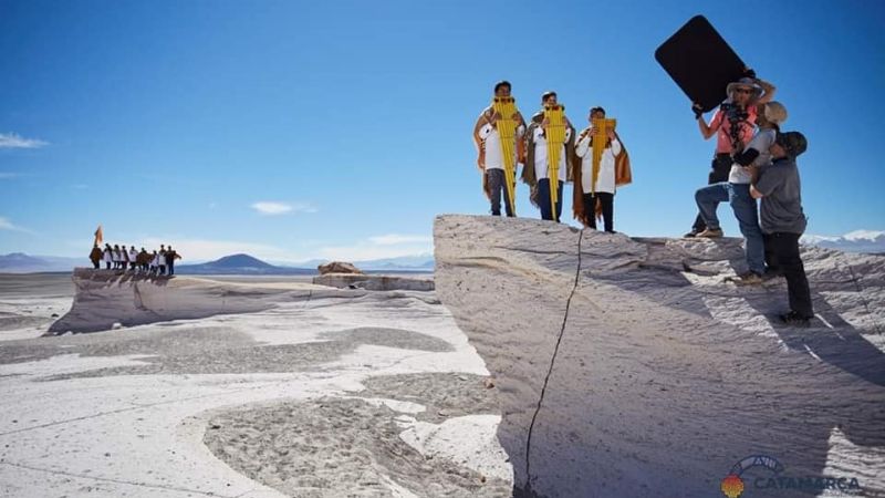 Emotiva versión del Himno Nacional en el Campo de Piedra Pomez
