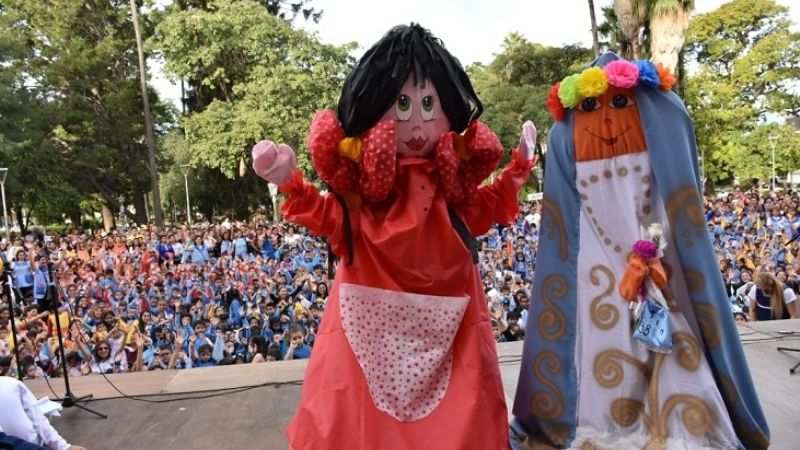El Paseo de la Fe se vistió de color y alegría con el Vallecito