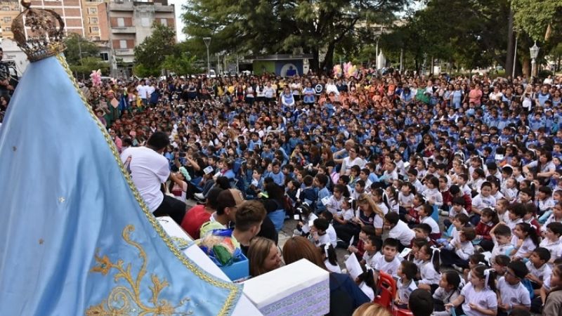 El Paseo de la Fe se vistió de color y alegría con el Vallecito