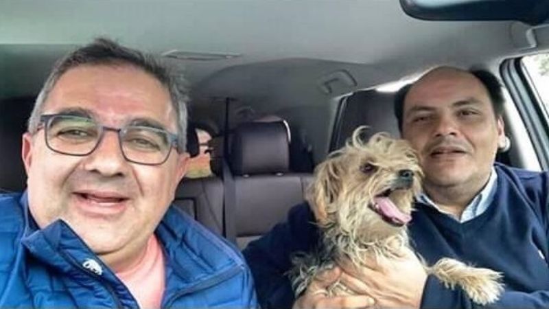 Jalil y Saadi encontraron un perrito y buscan a su dueño