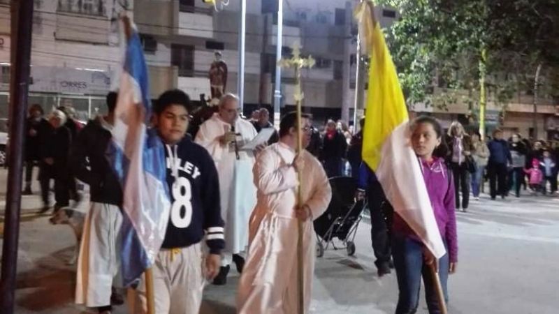 Procesión de San Expedito en el sur de Capital