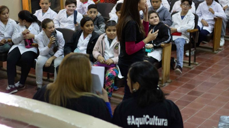 Recorrido por la historia y la ficción en la Biblioteca Julio Herrera