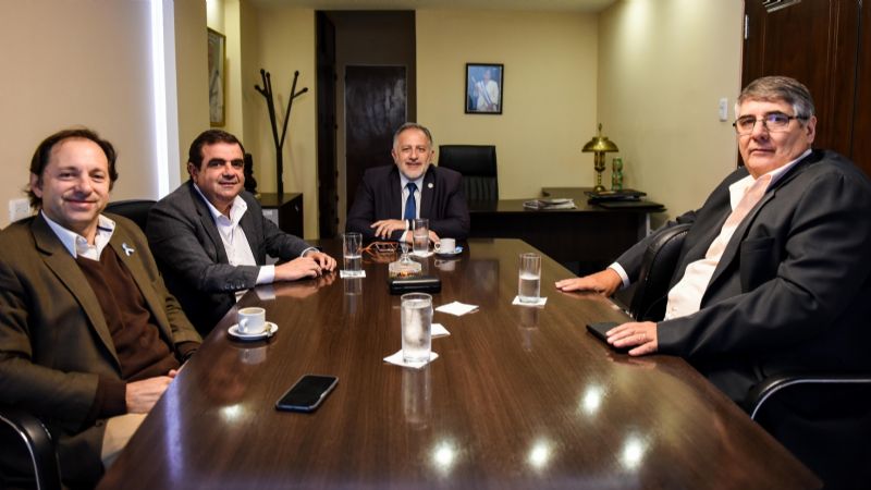 Reunión de Senadores y Diputados con autoridades de Capresca