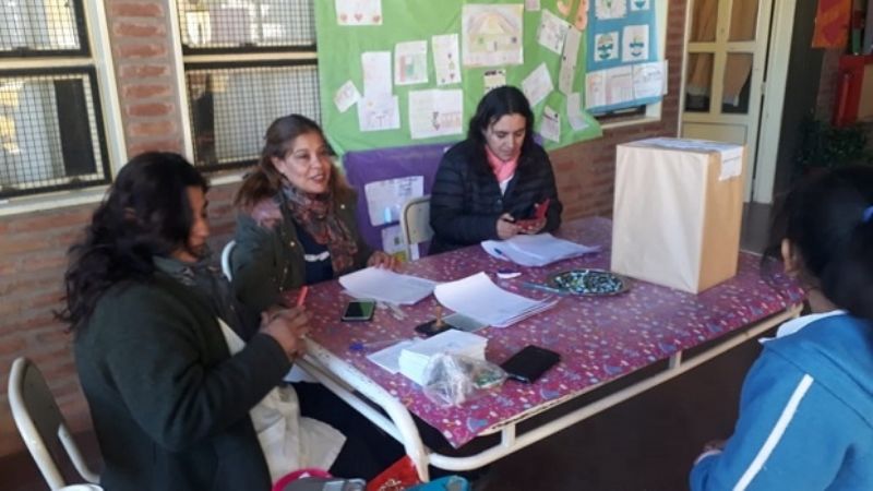 Implementan "Sistema Electoral Social" para elegir nombre a una escuela