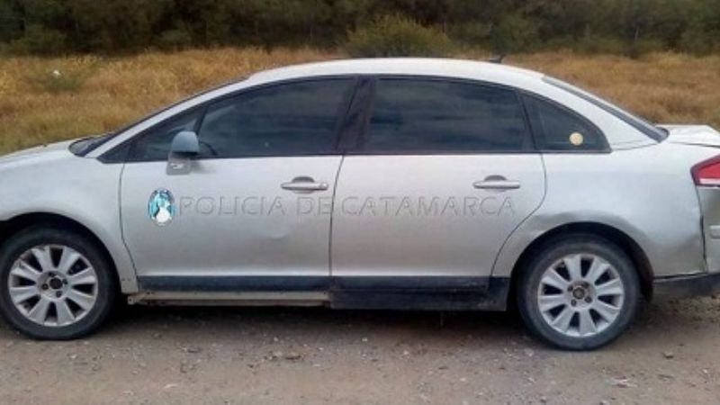 Llevaba una moto robada en el baúl del auto