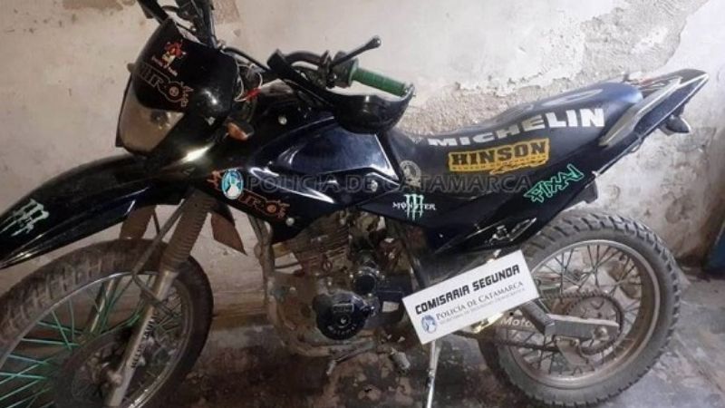 Dejaron abandonada una moto robada