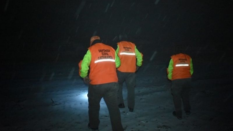 Defensa Civil recorre sector nevado en el Cerro Ancasti