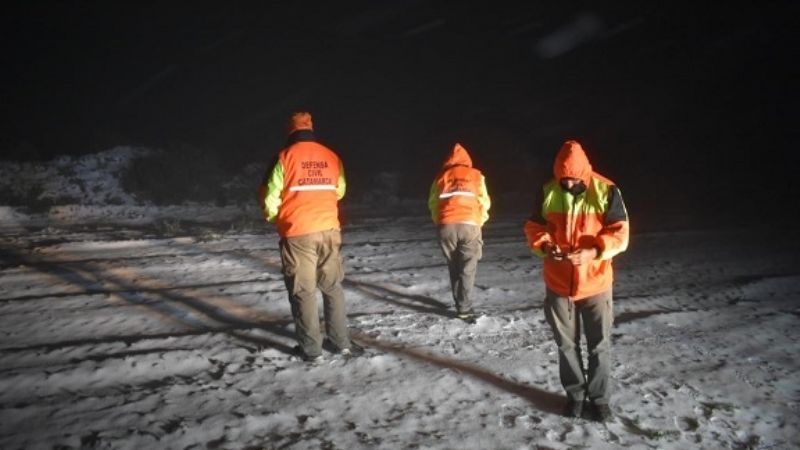 Defensa Civil recorre sector nevado en el Cerro Ancasti