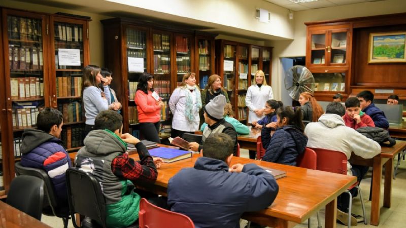 Alumnos de la Escuela “Bicentenario de la Plata” visitaron el Senado