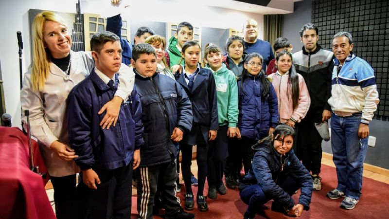 Alumnos de la Escuela “Bicentenario de la Plata” visitaron el Senado