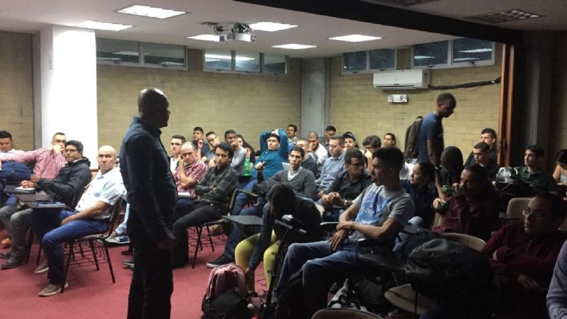 Docente de la UNCA dicta conferencia por Youtube