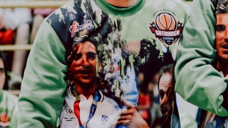 Luis Robledo al frente de la delegación de la Selección Argentina de Básquet U16