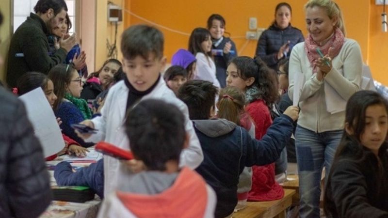 La Dirección de Bibliotecas visita las escuelas con lecturas de historia y ficción