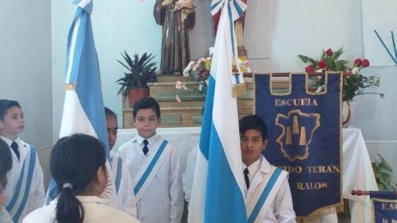 Peregrinos santiagueños honran a la Virgen del Valle en su paso por Tucumán