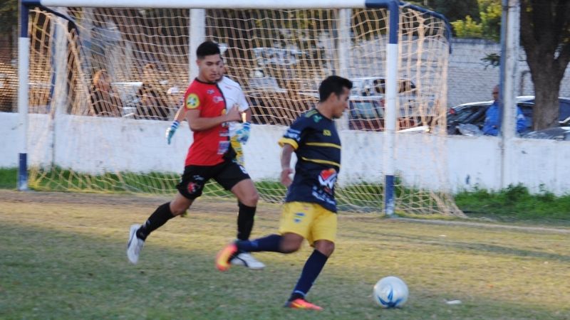 Social Rojas se quedó con el invicto del campeón