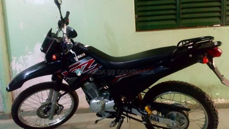 Circulaban en una moto robada hace 2 años