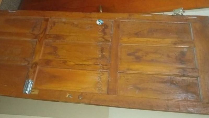 Encuentran en una herrería, una puerta robada