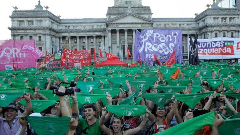 El aborto legal vuelve con fuerza al Congreso