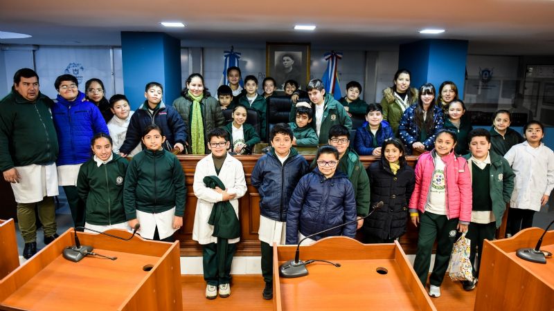 El Senado recibió a los alumnos del Colegio Montessori