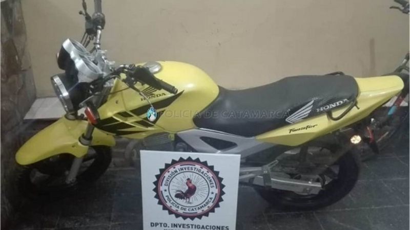 La policía le encontró la moto que le robaron, pero ya tenía otro color