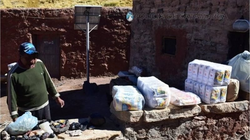 La Policía entregó donaciones en Antofagasta de la Sierra