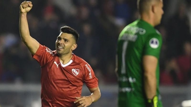 Independiente dio vuelta a serie y está en 8vos de final.