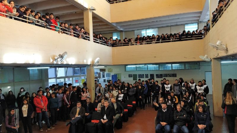 Enseñan a estudiantes técnicas de Reanimación Cardiopulmonar