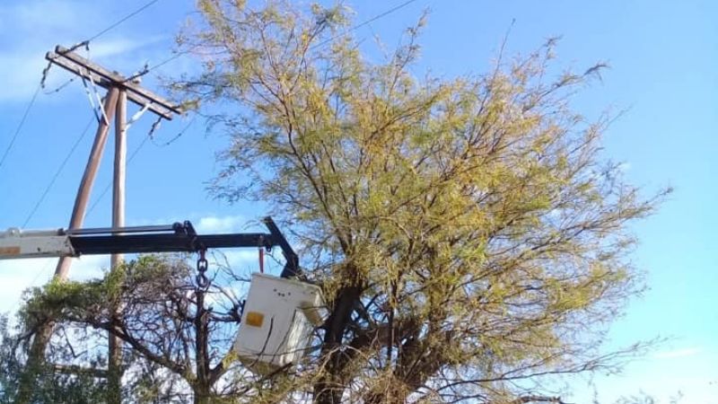 Trabajos para mejorar el servicio eléctrico en el interior