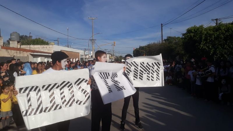 Multitudinaria peregrinación de alumnos en honor a la Virgen del Valle
