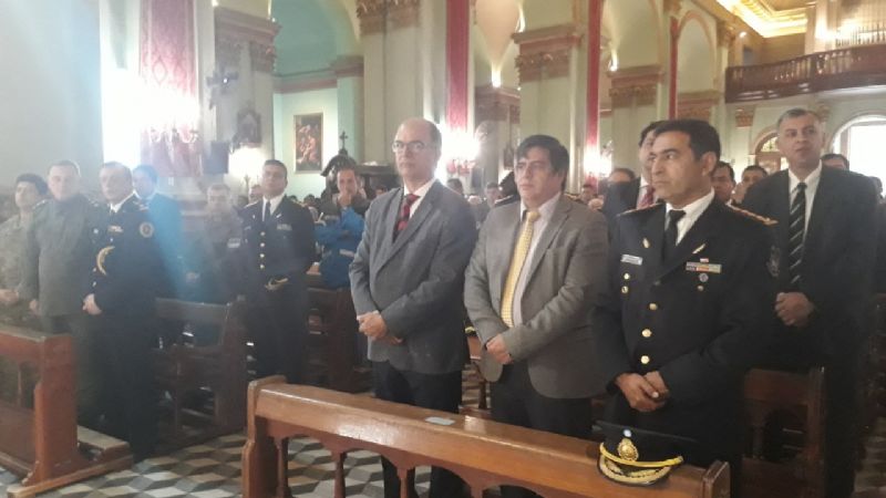 Miembros de las fuerzas de Seguridad tributaron honores a la Madre del Valle