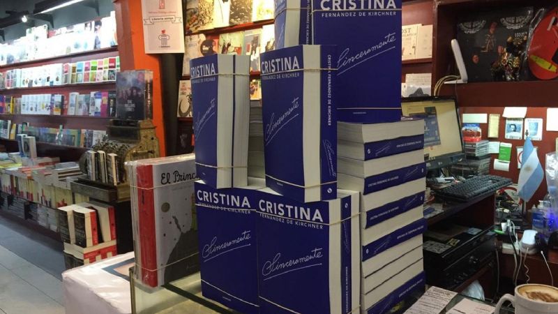 "Sinceramente" es "best seller" en Amazon y superó a Michelle Obama