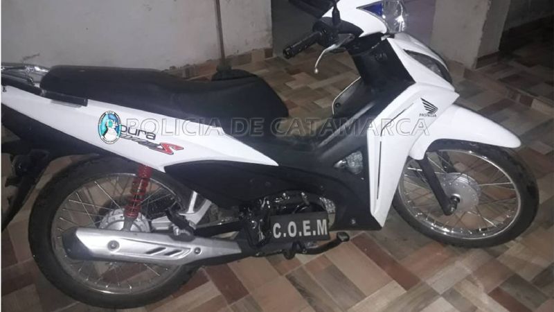 Atraparon a los ladrones de una moto