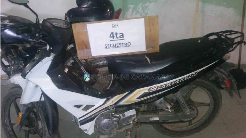 En persecución, arrestan a un joven y secuestran una moto