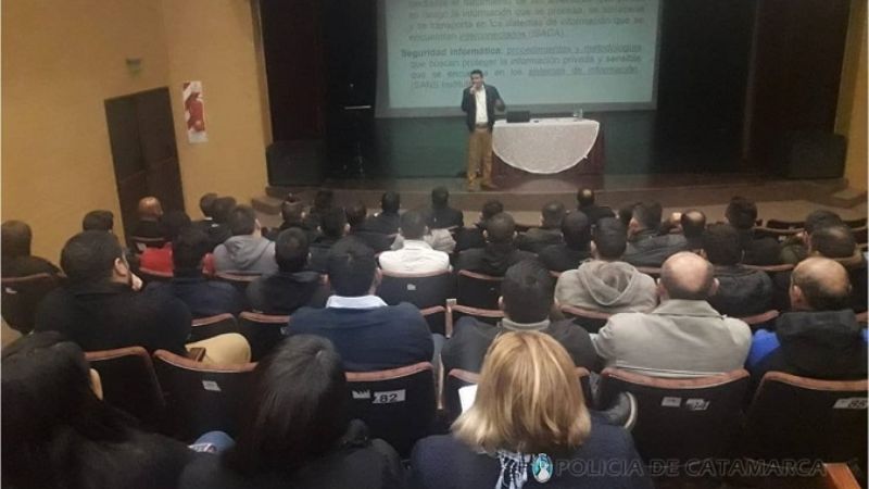 Capacitación sobre Seguridad informática para policías