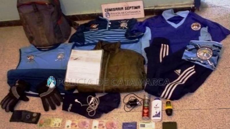 Atrapan a un ladrón con tres mochilas robadas de una cancha de hockey