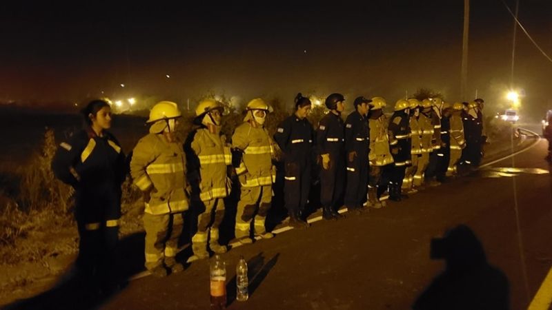 Bomberos Voluntarios trabajaron ocho horas para apagar un incendio