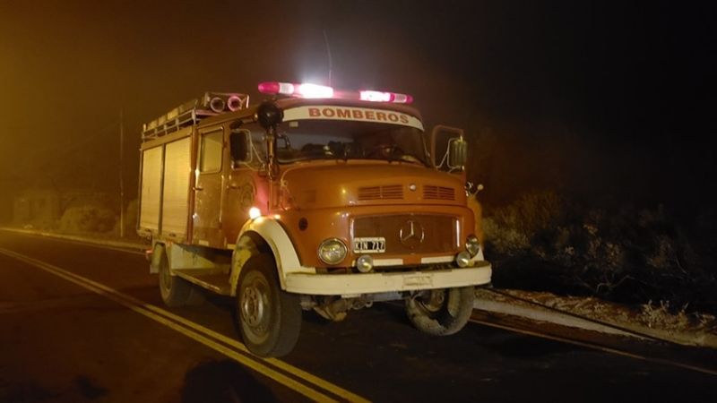 Bomberos Voluntarios trabajaron ocho horas para apagar un incendio