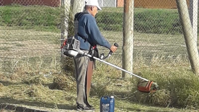 Continúan las tareas de limpieza y desmalezado en el Predio Ferial