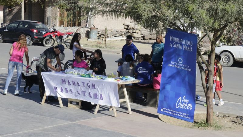 Los santamarianos disfrutan a pleno de la Plaza de las Americas