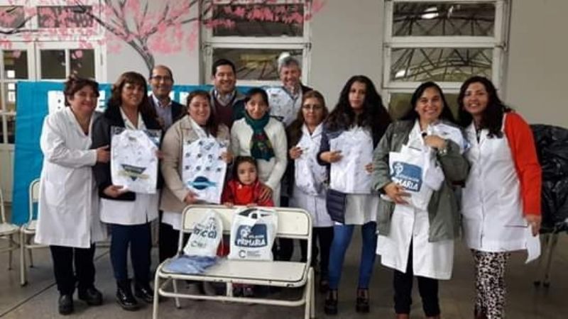 Finalizó la entrega de guardapolvos y kits escolares en El Alto