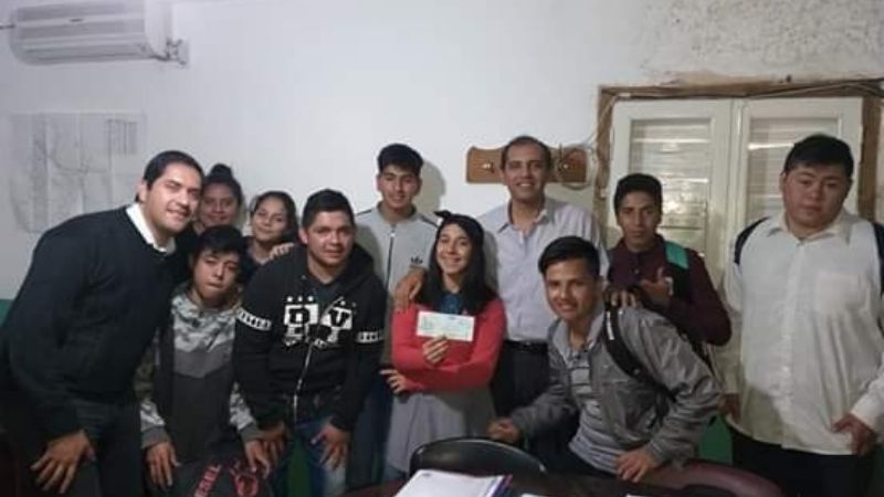 Finalizó la entrega de guardapolvos y kits escolares en El Alto