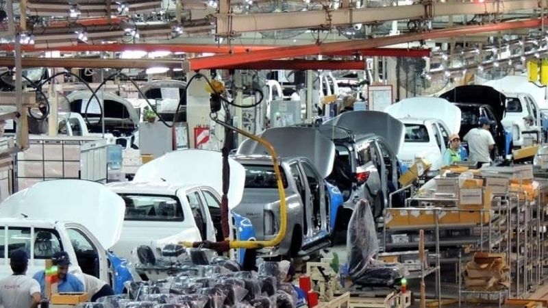 Toyota reducirá 5% la producción de la Hilux por la caída de las ventas