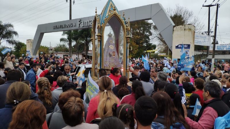 Multitudinario y emotivo recibimiento a la Virgen del Valle en Tucumán