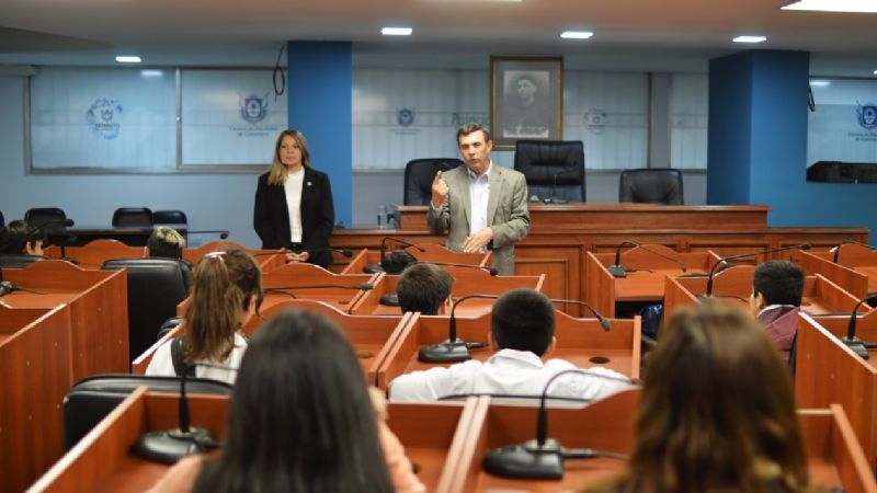Alumnos de la Escuela N°428 visitaron el Senado