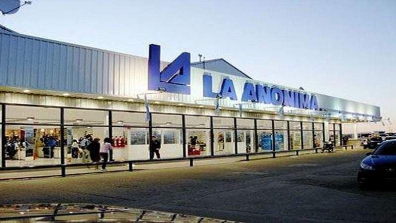 Despidos en los supermercados de la familia de Marcos Peña