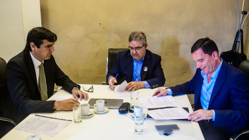 Acuerdo para avanzar con obras para Riberas Del Valle y Villa Eumelia