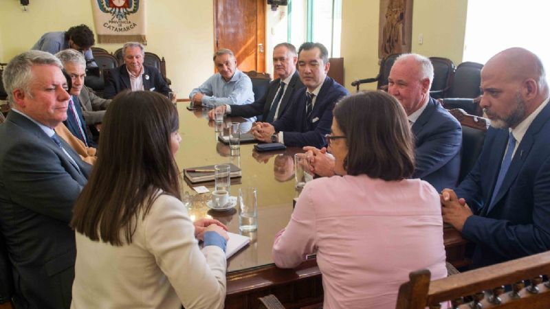 Lucía recibió a autoridades de Galaxy, del proyecto de litio Sal de Vida