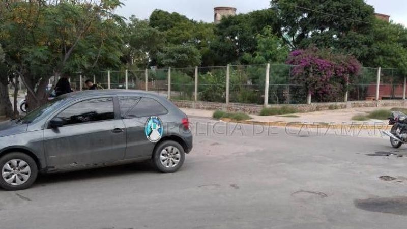 Un joven y una niña en moto se accidentaron y terminaron heridos