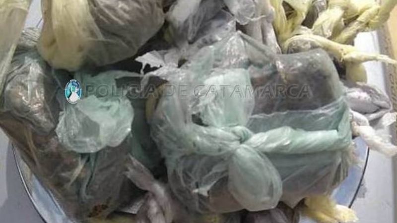 Detienen a dos jóvenes con droga